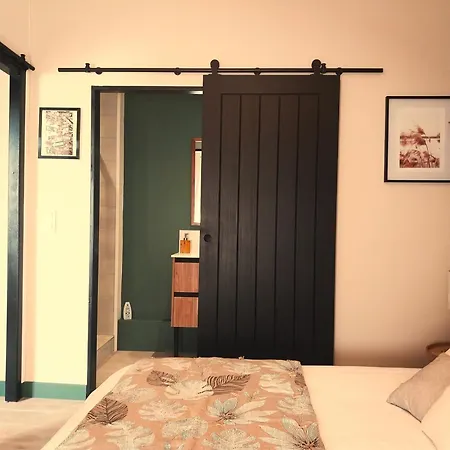 La Maison De Mona Bed & Breakfast *