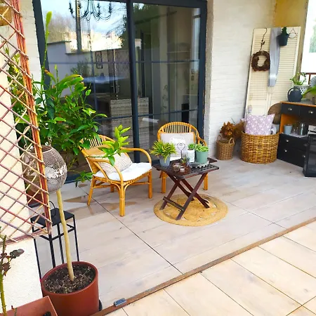 La Maison De Mona Bed & Breakfast