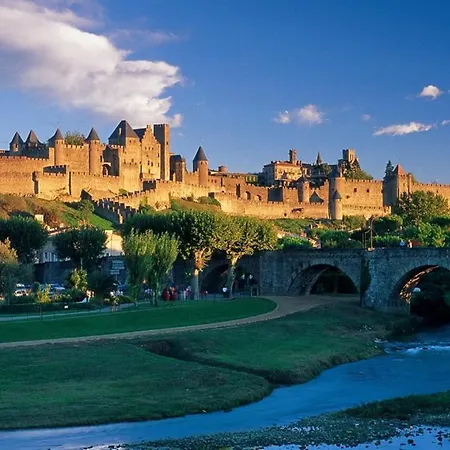 Couette-café La Maison De Mona 3*