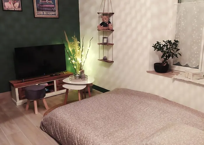 فندق مبيت وإفطار La Maison De Mona قرقشونه