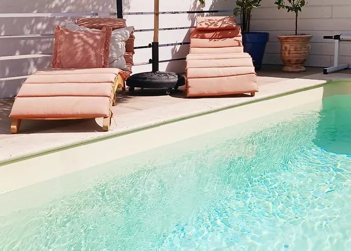 فندق مبيت وإفطار La Maison De Mona قرقشونه